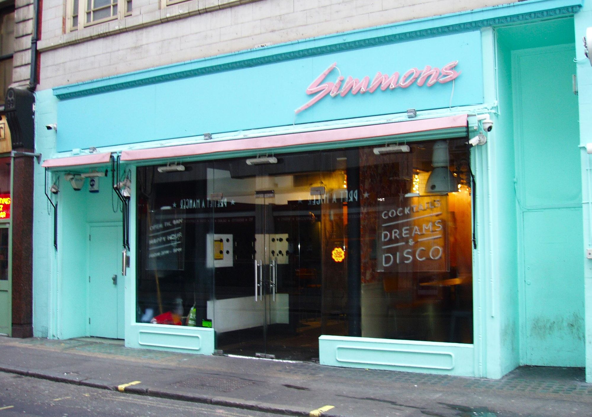 Simmons Oxford Circus Jan 2022. (Pub, External, Key). Published on 23-01-2022