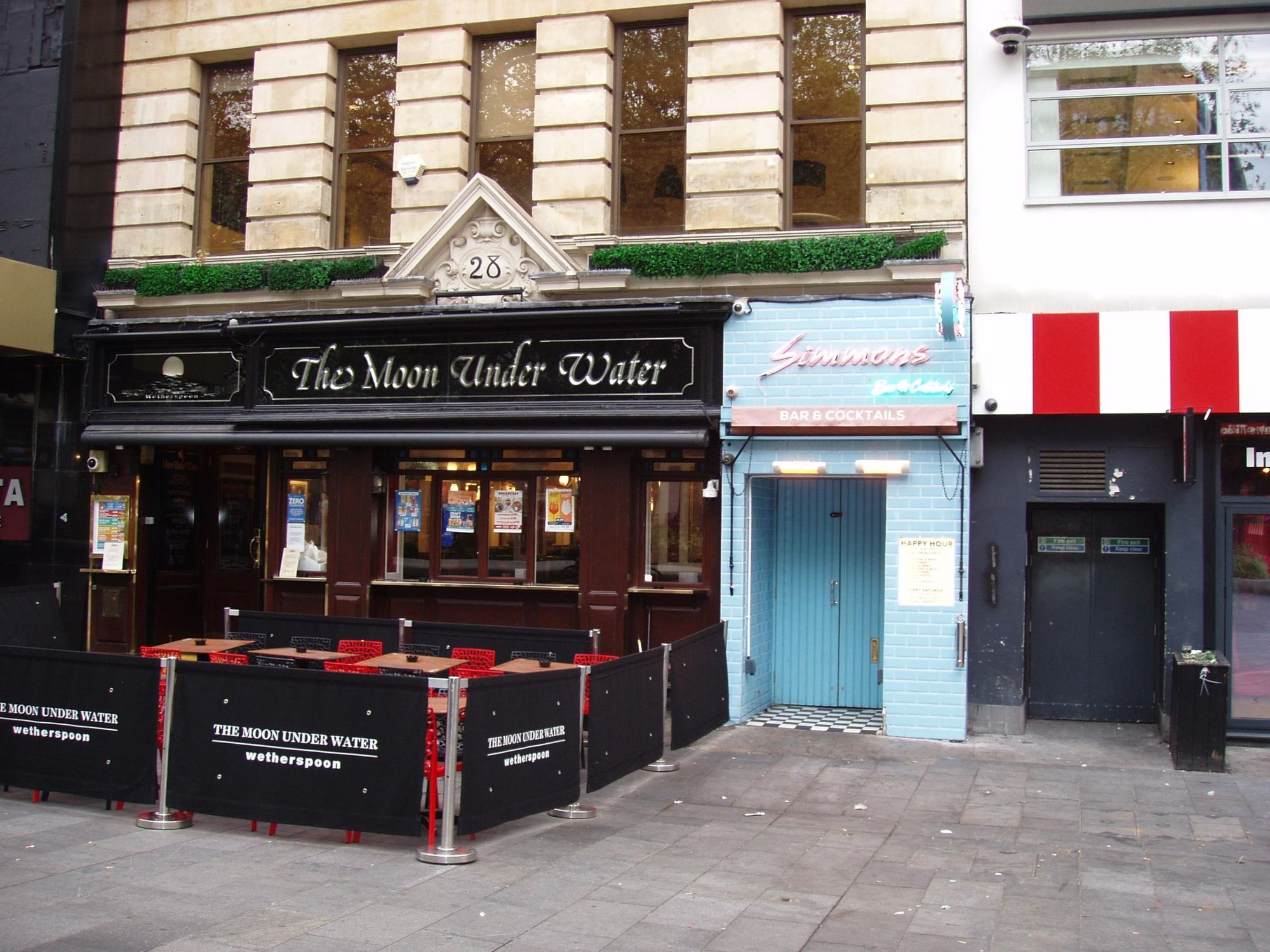 Simmons Leics Sq-3 Oct 2024. (Pub, External). Published on 06-10-2024