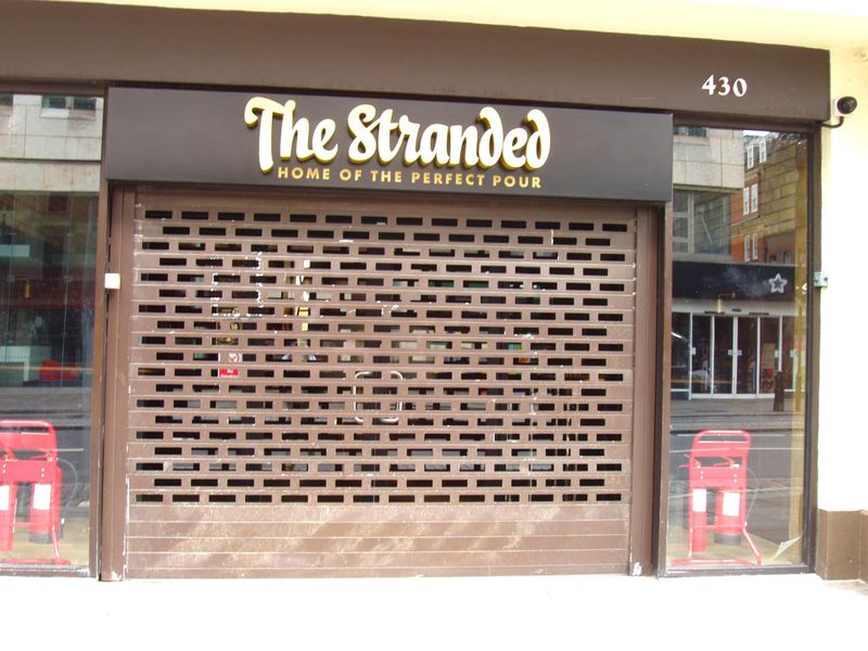 Stranded front entrance. (Pub, External, Key). Published on 29-06-2025