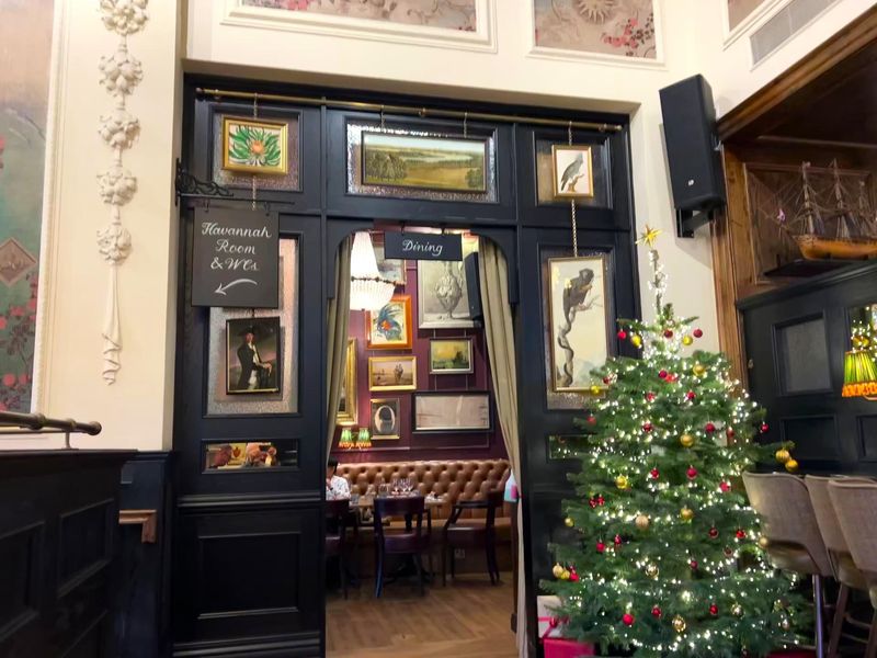 Trafalgar dining room. (Pub, Restaurant). Published on 12-12-2025 