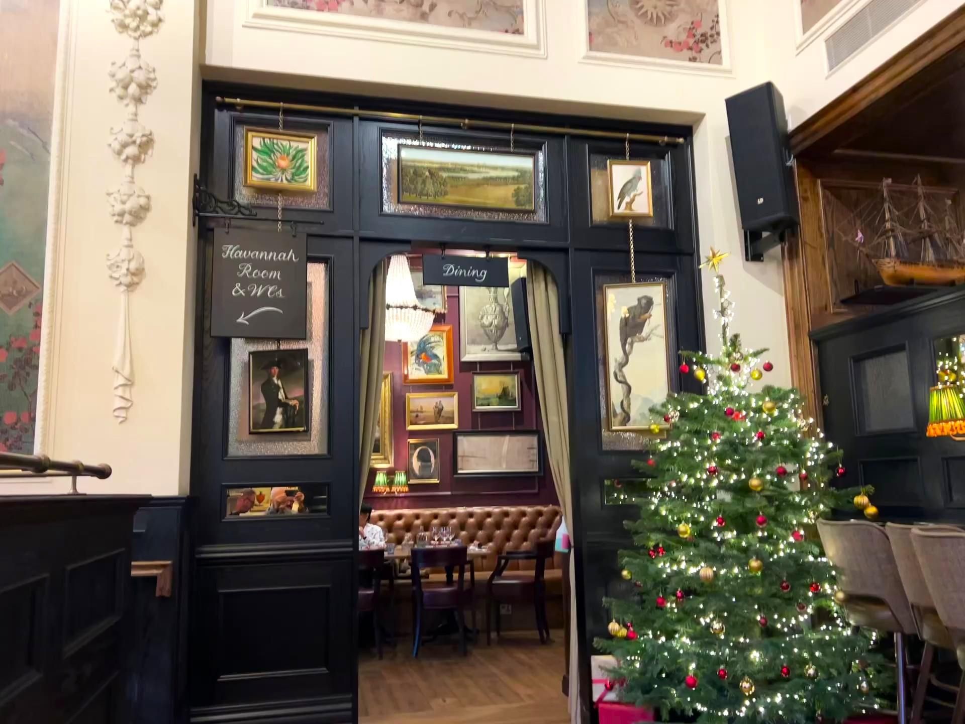 Trafalgar dining room. (Pub, Restaurant). Published on 12-12-2025