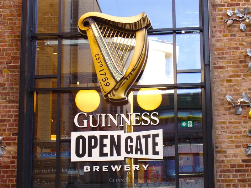 Guinness-3. (Pub, External, Sign). Published on 14-12-2025 