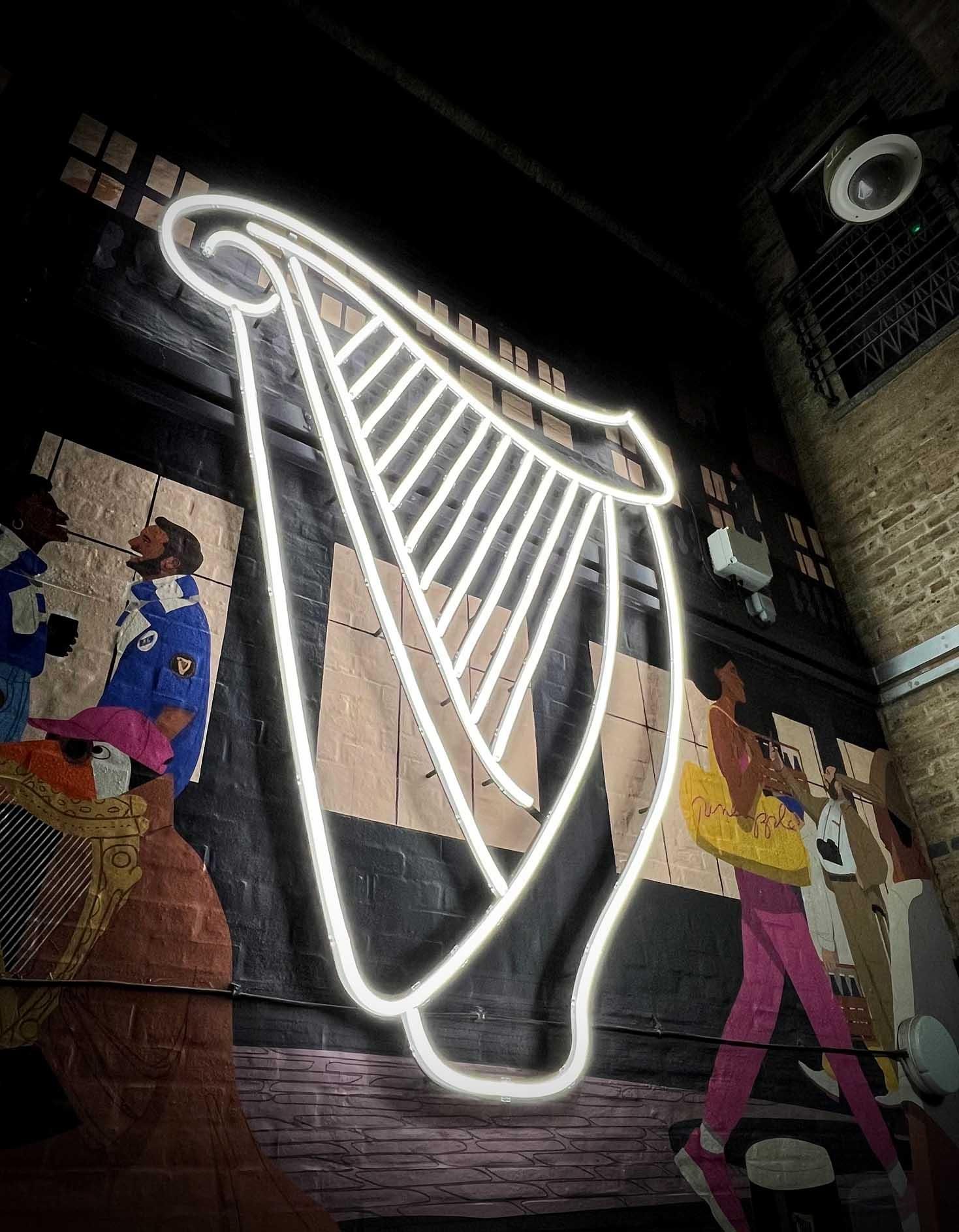 Guinness Open Gate via Tris C-2. (Pub, Sign). Published on 18-12-2025