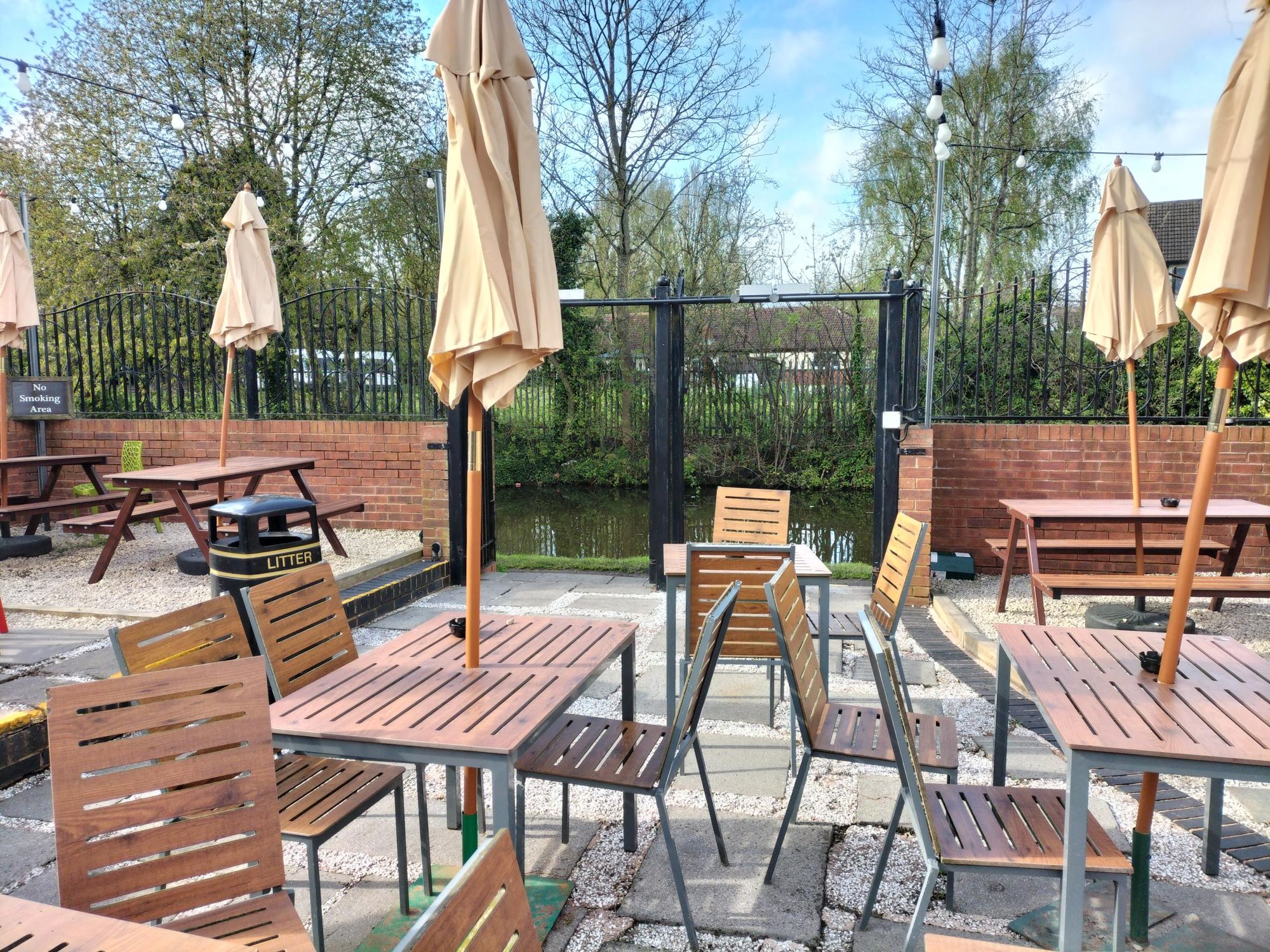 Royal TIger terrace canal view. (External, Garden). Published on 14-04-2024