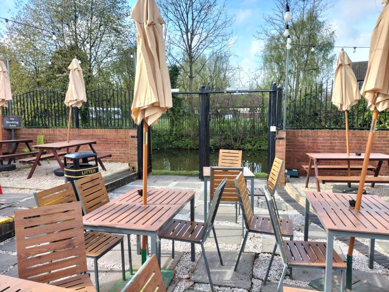 Royal TIger terrace canal view. (External, Garden). Published on 14-04-2024 