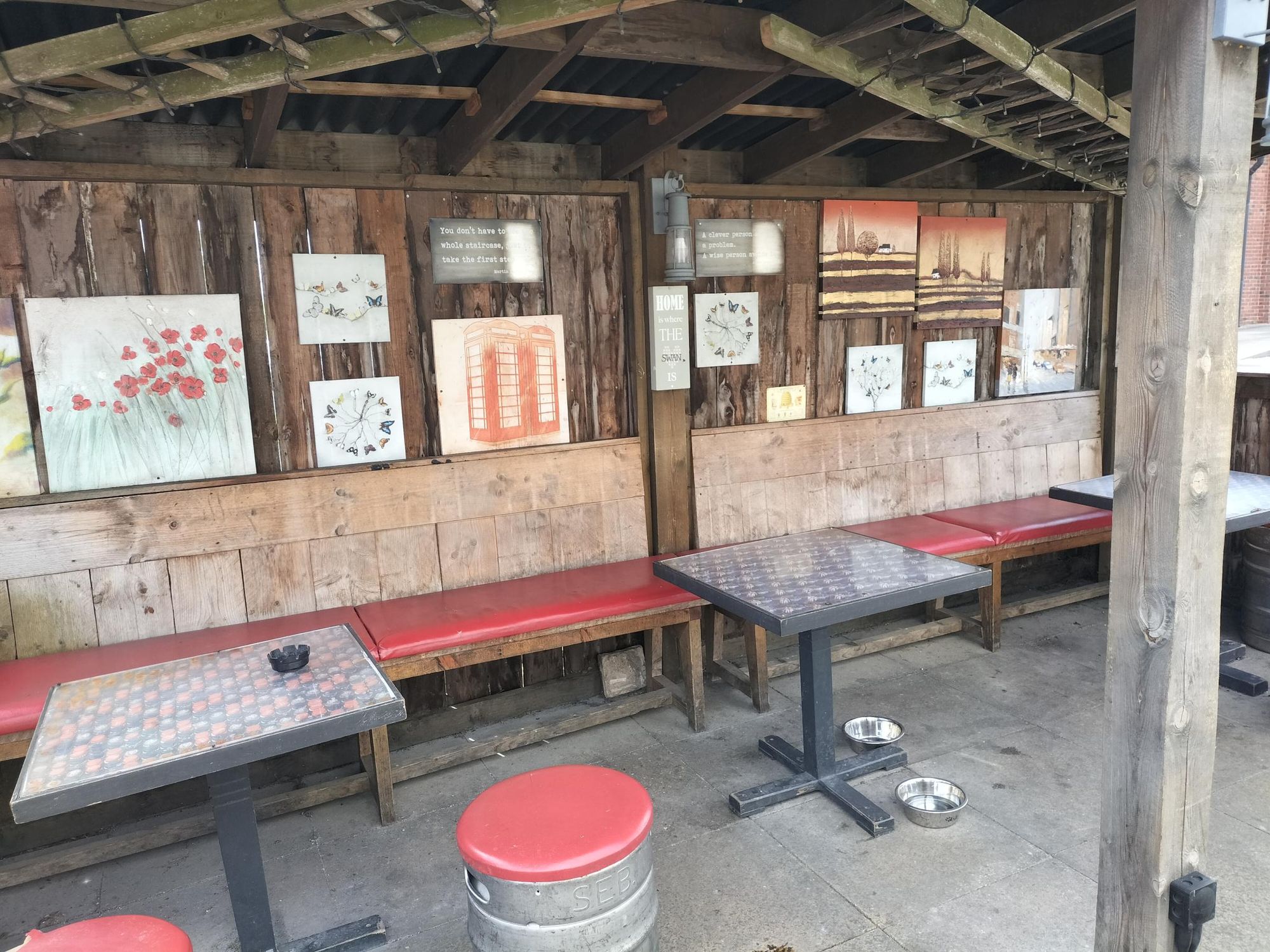 Smoking Shelter Art. (Pub, External, Garden). Published on 05-05-2024