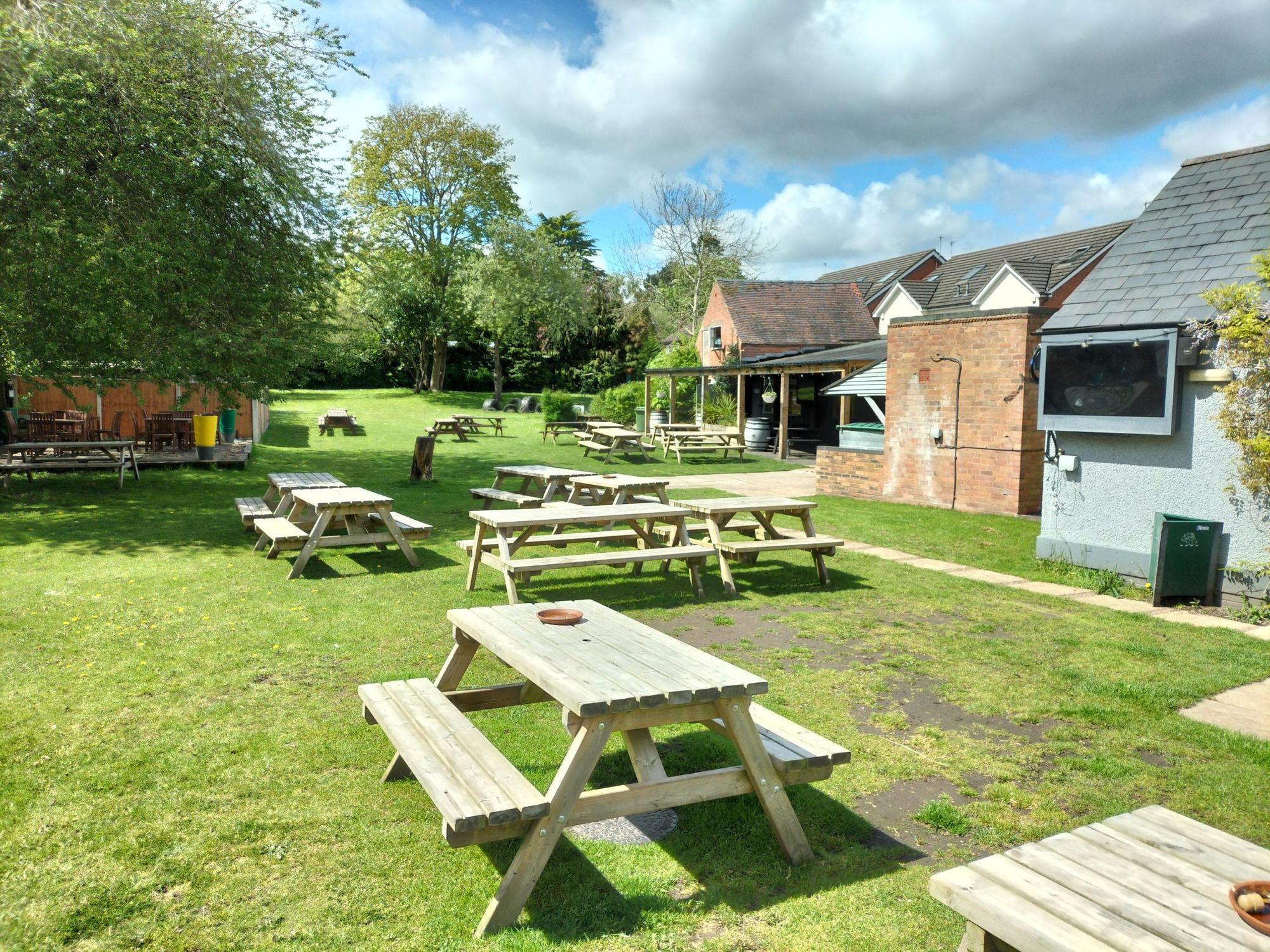 long view of beer garden. (Pub, External, Garden). Published on 05-05-2024