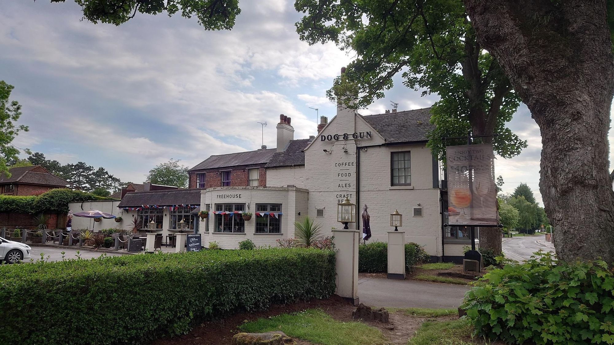 Frontage 2022. (Pub, External, Key). Published on 16-10-2022