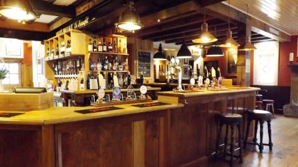 (Pub, Bar). Published on 13-05-2016