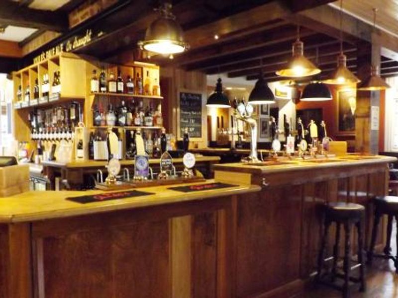 (Pub, Bar). Published on 13-05-2016 