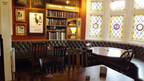 (Pub, Bar). Published on 13-05-2016