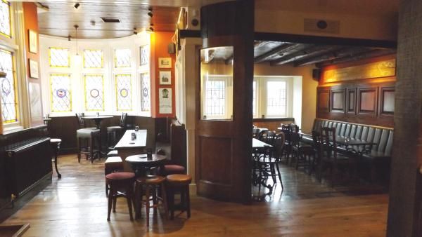 Bay window seating 2016. (Pub, Bar). Published on 13-05-2016