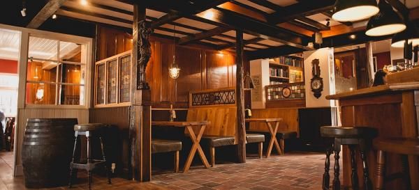 (Pub, Bar). Published on 13-05-2016