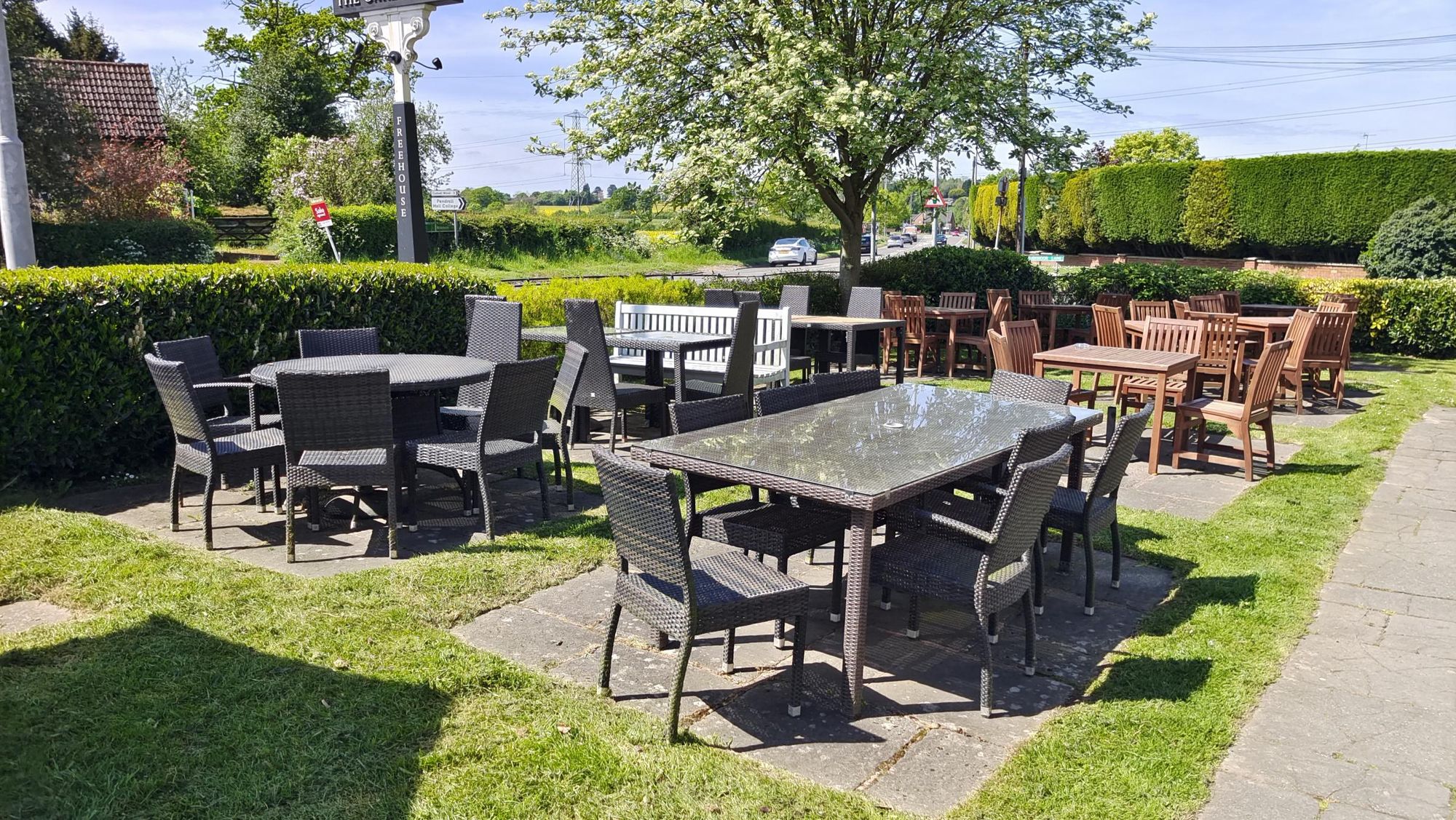 Front beer garden. (External, Garden). Published on 09-05-2024