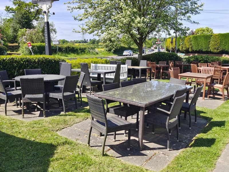 Front beer garden. (External, Garden). Published on 09-05-2024