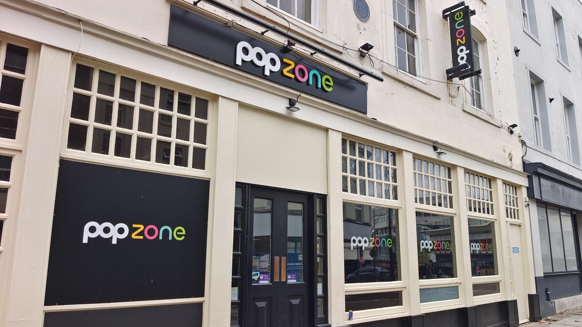 Frontage 2025. (Bar, Key). Published on 19-10-2025