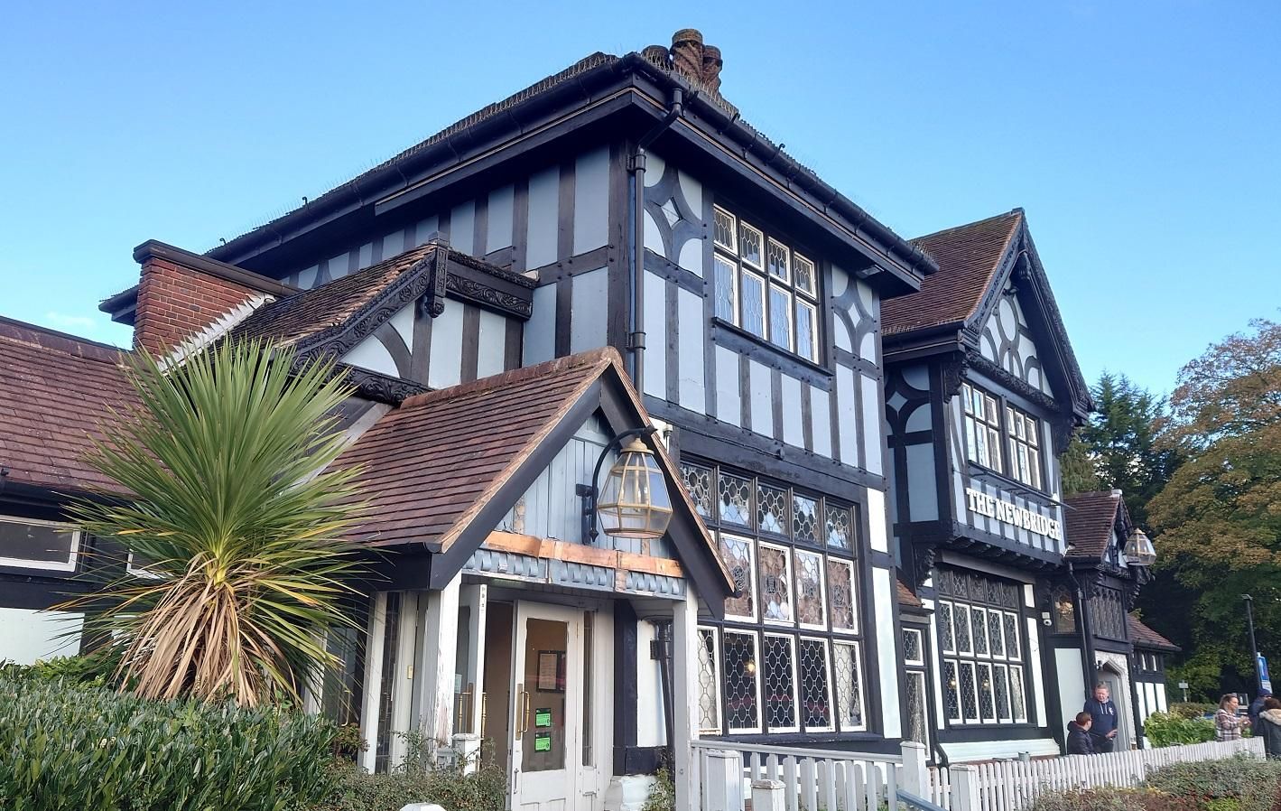 Frontage 2022. (Pub, External). Published on 24-10-2022