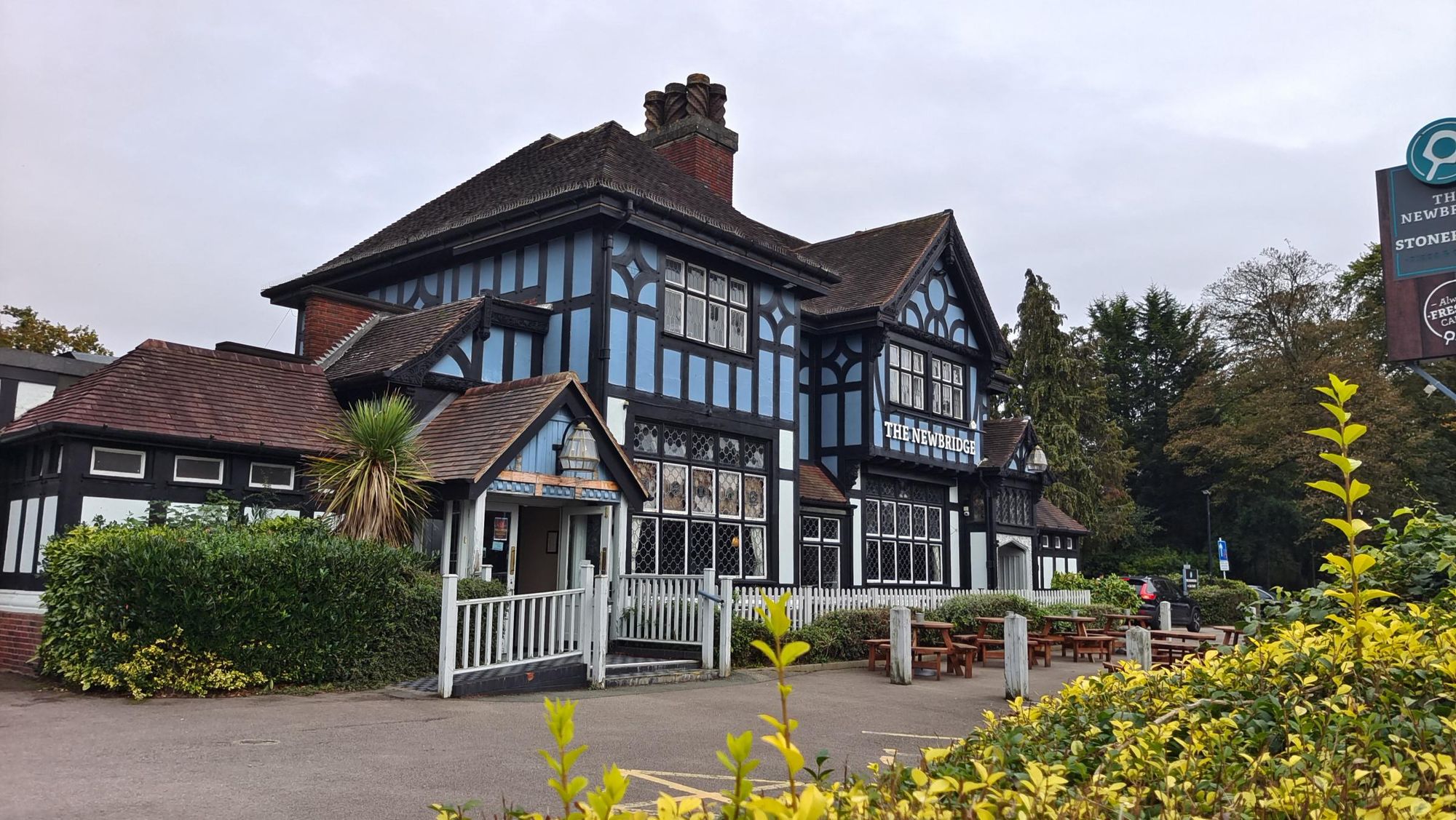 Frontage 2023. (Pub, External). Published on 13-10-2023