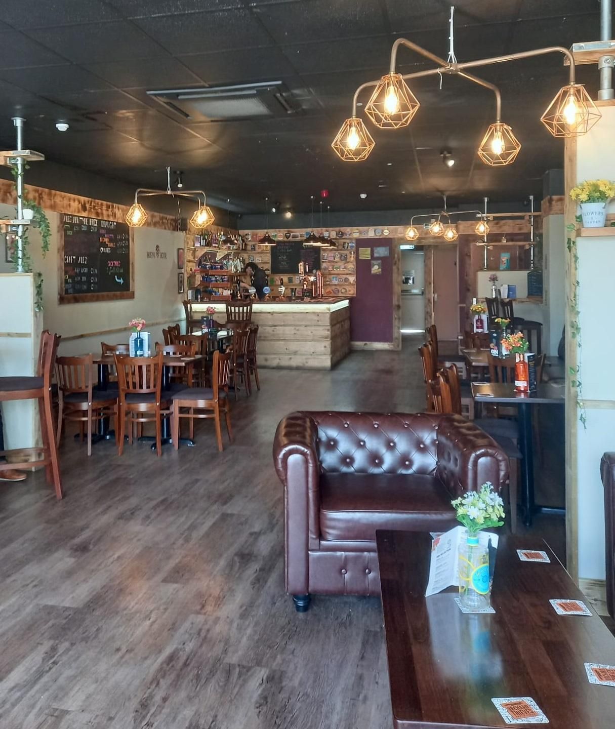 (Pub, Bar). Published on 28-04-2024