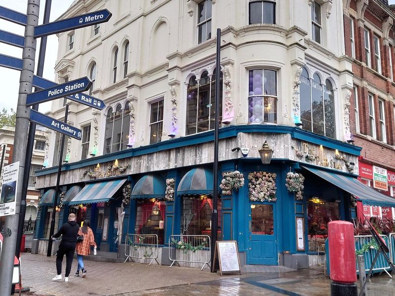 The Parisian 2022. (Pub, External, Key). Published on 24-10-2022