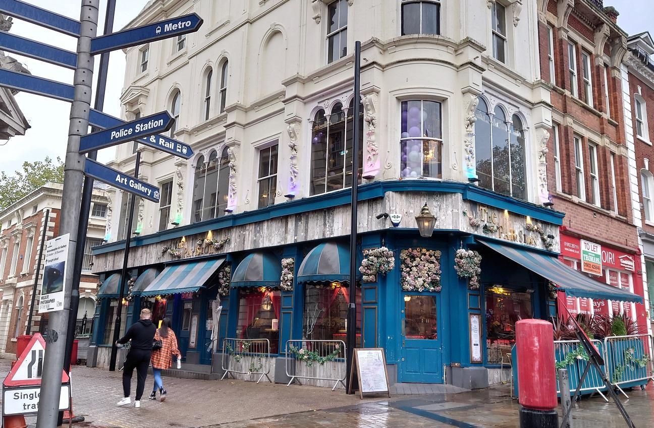 The Parisian 2022. (Pub, External, Key). Published on 24-10-2022