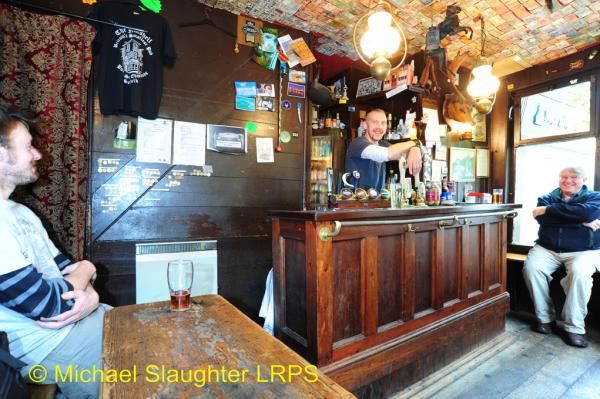 (Pub, Bar). Published on 23-09-2013