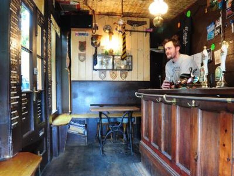(Pub, Bar). Published on 23-09-2013 