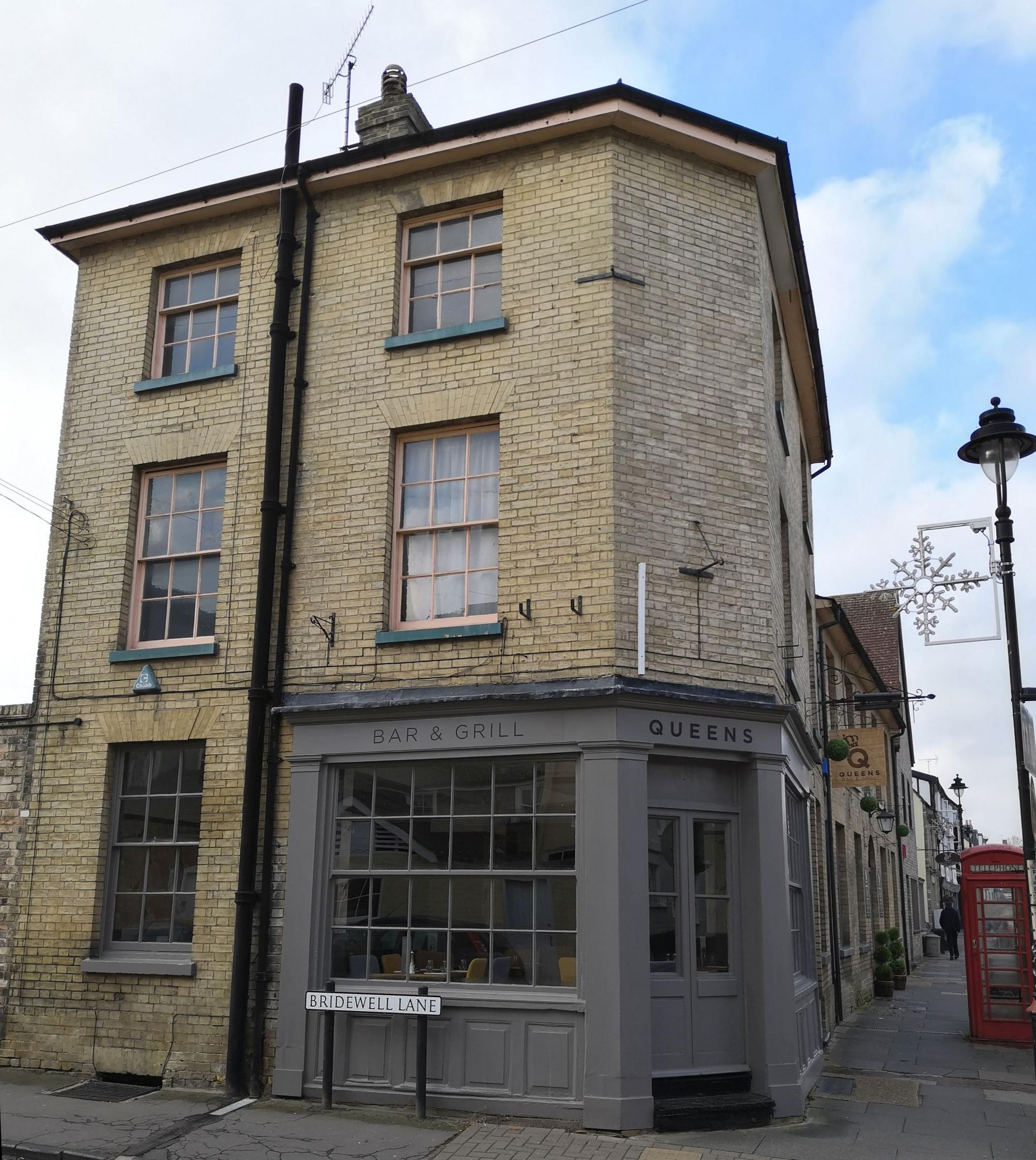 Queen;s Bury St Edmunds. (Pub, External, Key). Published on 18-11-2018