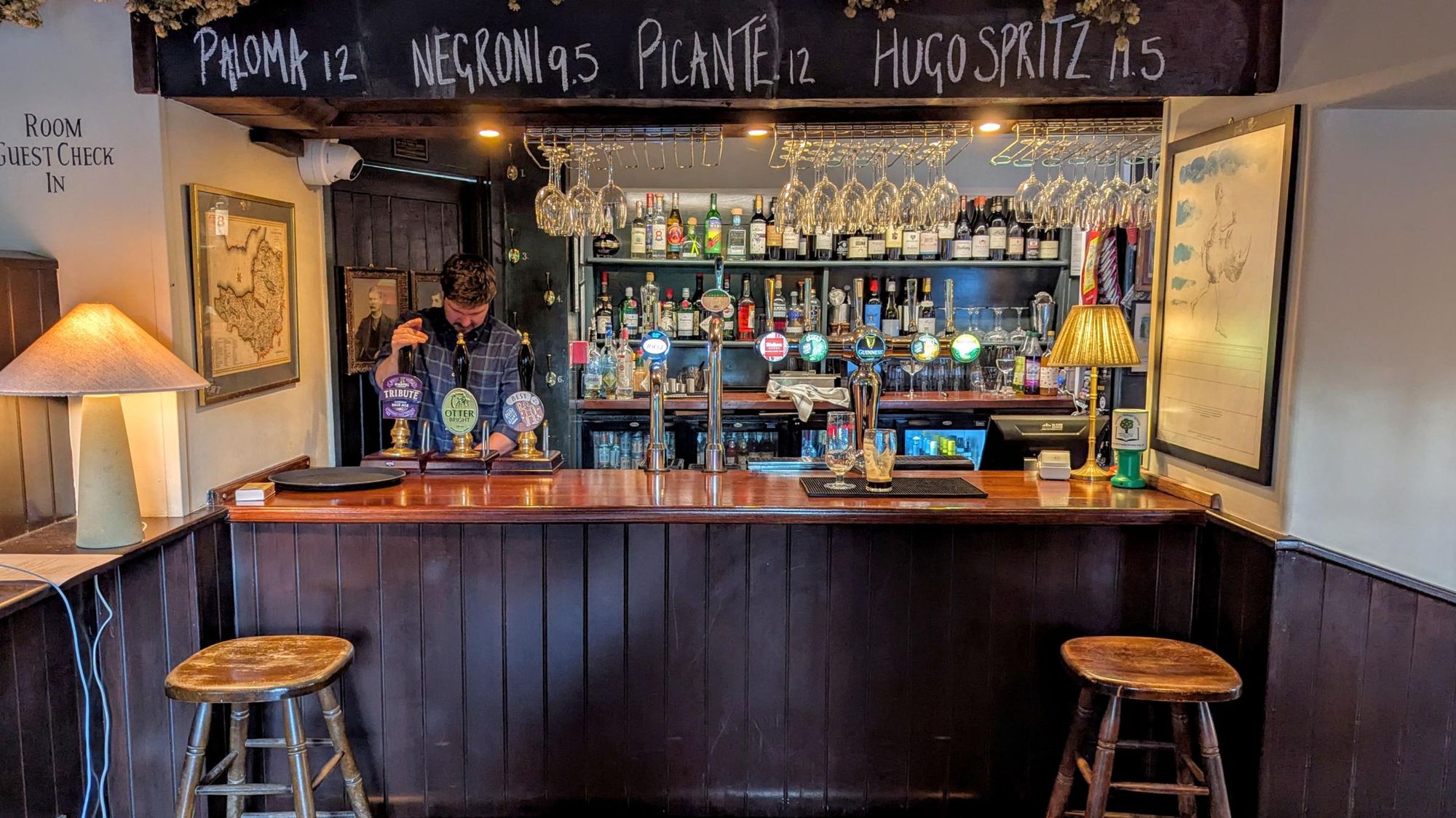 (Bar). Published on 23-04-2025