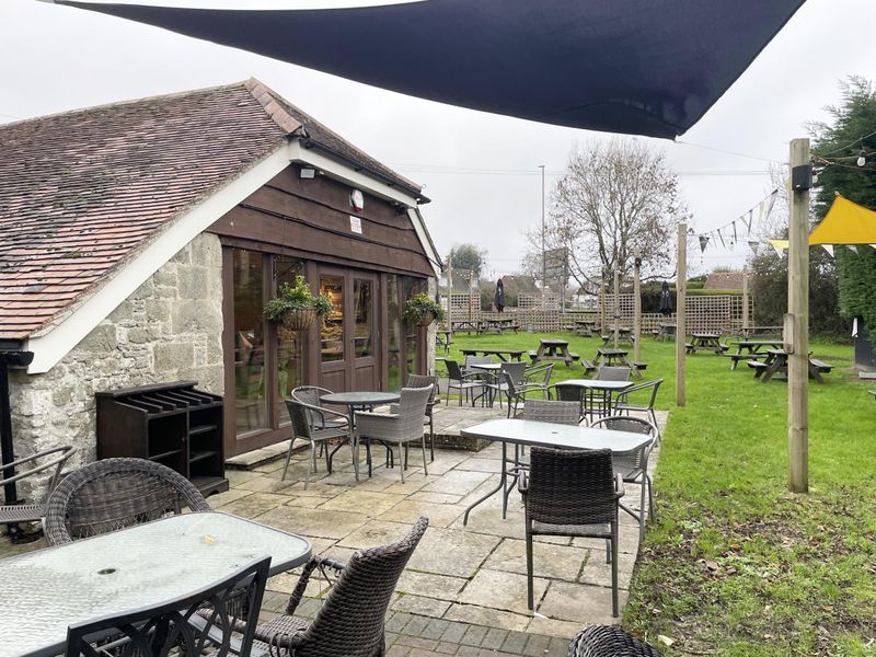 Half Moon Inn, Shaftesbury (Photo: Nick Yarwood 24/11/2025). (Pub, Garden). Published on 24-12-2025 