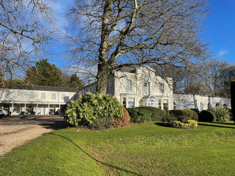 Royal Chase Hotel, Shaftesbury (Photo: Nick Yarwood 25/11/2025). (Pub, External, Key). Published on 24-12-2025