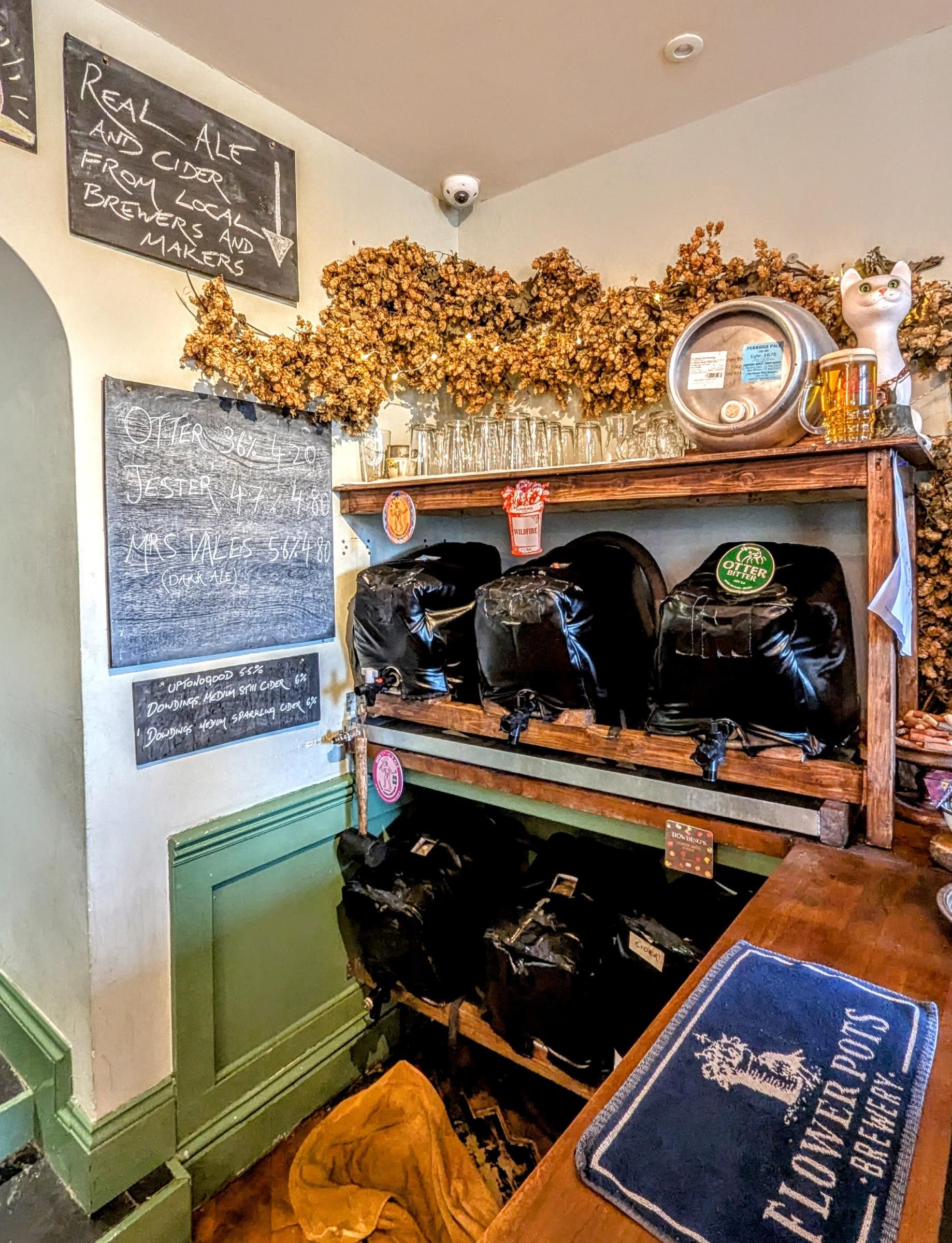 Cask (pins) stillage. (Bar). Published on 23-04-2025