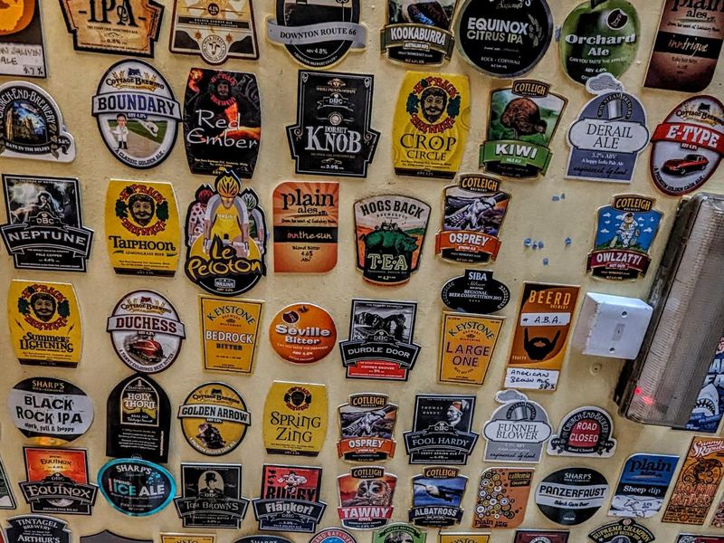 Pump Clips on Bar Ceiling. (Bar). Published on 16-05-2024