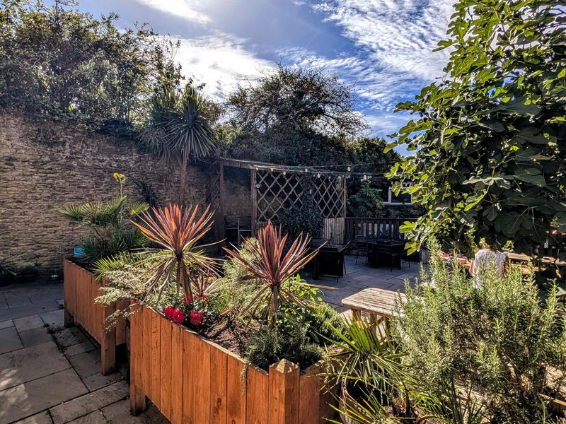 (Garden). Published on 27-09-2026