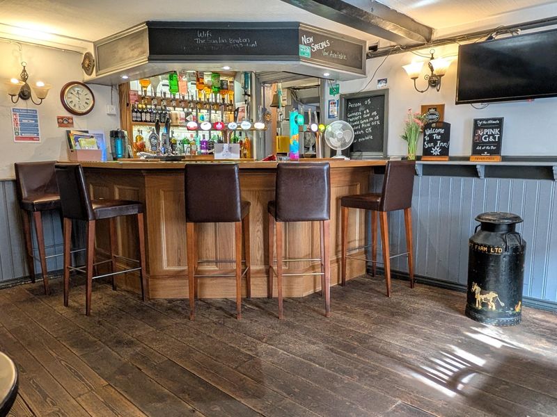 Left-hand Lounge Bar. Published on 26-09-2026