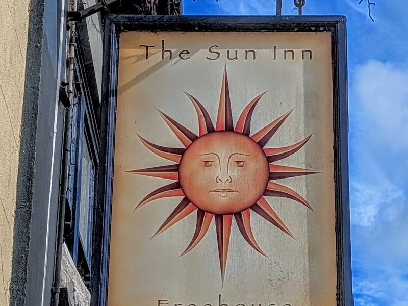 (External, Sign). Published on 27-09-2026