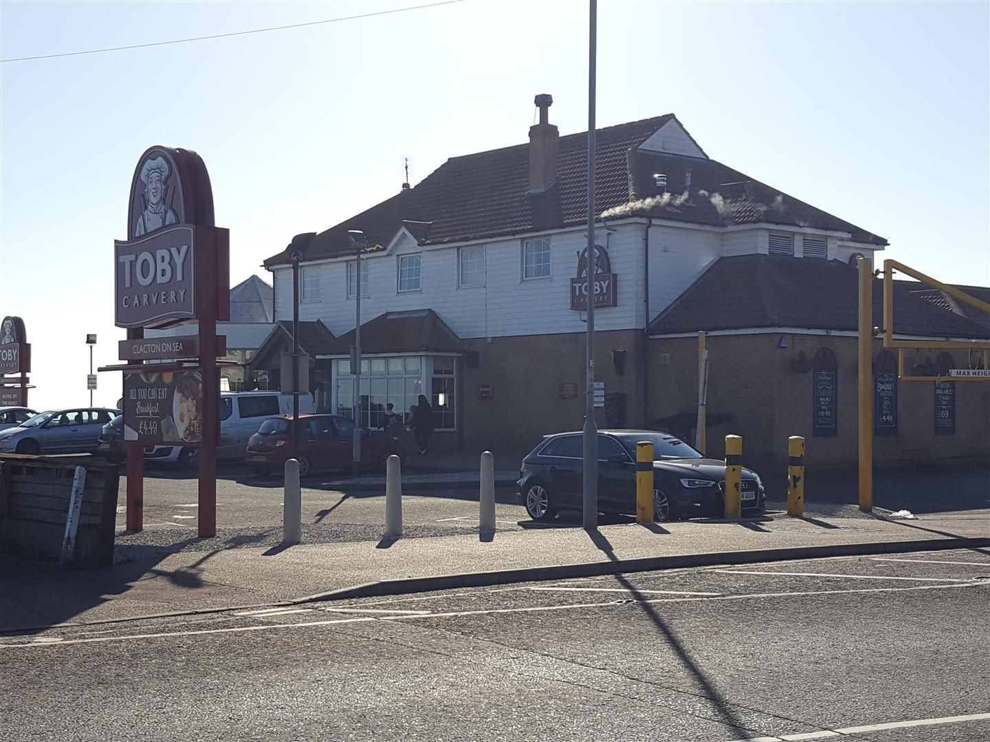 Toby Clacton-on-Sea. (Pub, External). Published on 01-01-1970
