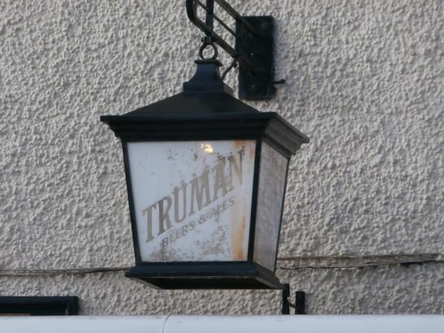 Lion Inn, Ardleigh - Trumans lamp. (Pub, External, Sign). Published on 02-08-2014