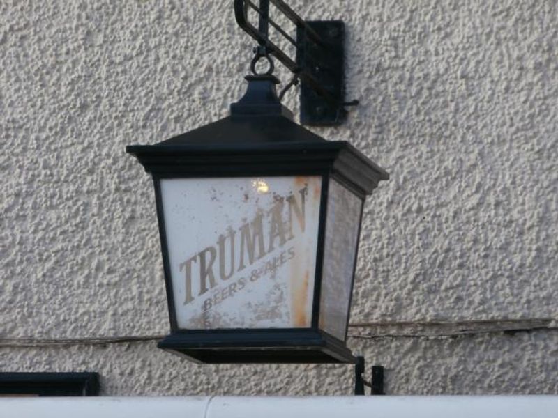 Lion Inn, Ardleigh - Trumans lamp. (Pub, External, Sign). Published on 02-08-2014