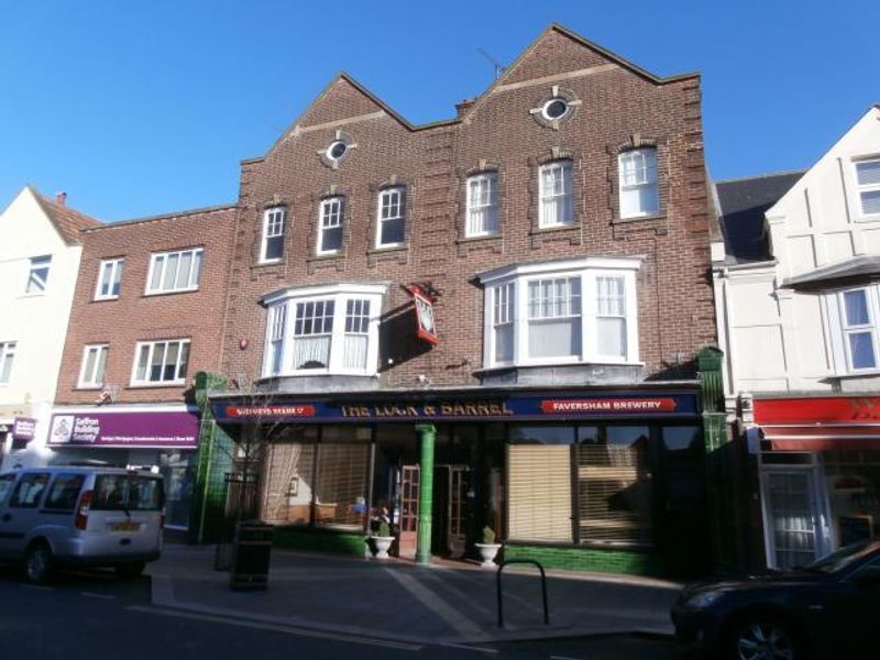 Lock & Barrel at Frinton-on-Sea. (Pub, External, Key). Published on 02-01-2014 