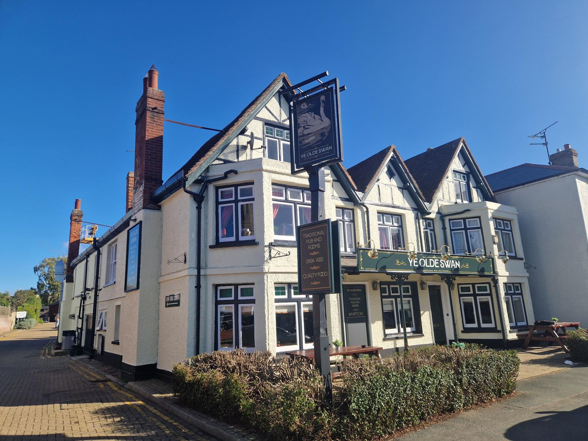 Olde Swan, Brightlingsea. (Pub, External, Key). Published on 01-01-1970