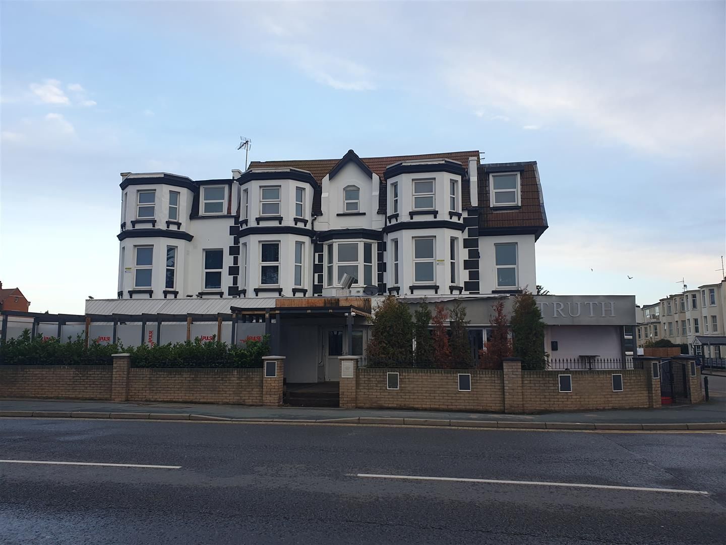 Truth/Pulse, Clacton. (Pub, External, Key). Published on 01-01-1970
