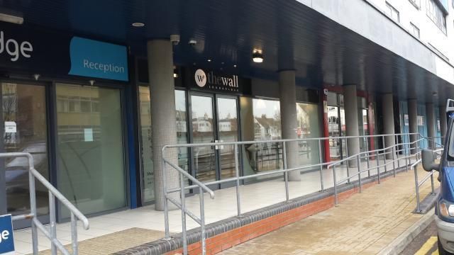 The Wall, Clacton. (Pub, External, Key). Published on 01-01-1970