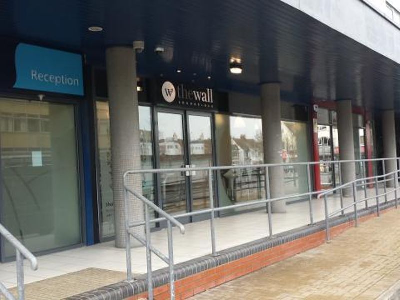 The Wall, Clacton. (Pub, External, Key). Published on 01-01-1970 