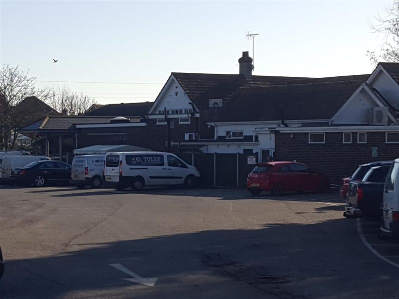 Clacton Golf Club. (Pub, External). Published on 01-01-1970 