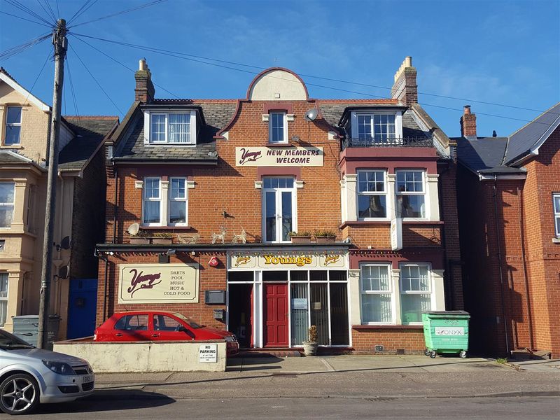 Young's Club, Clacton. (External, Key). Published on 01-01-1970
