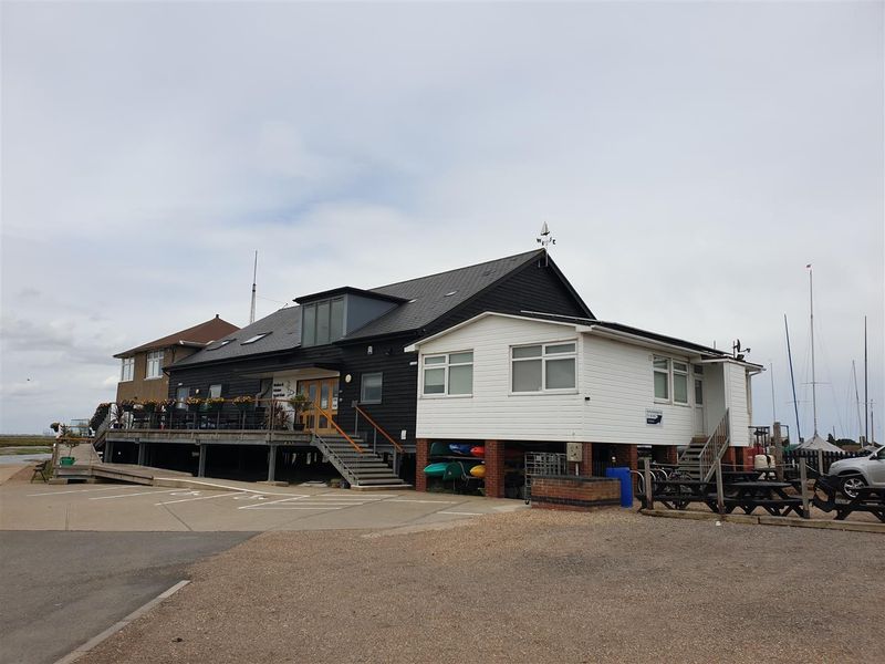 Walton and Frinton Yacht Club. (Pub, External, Key). Published on 01-01-1970