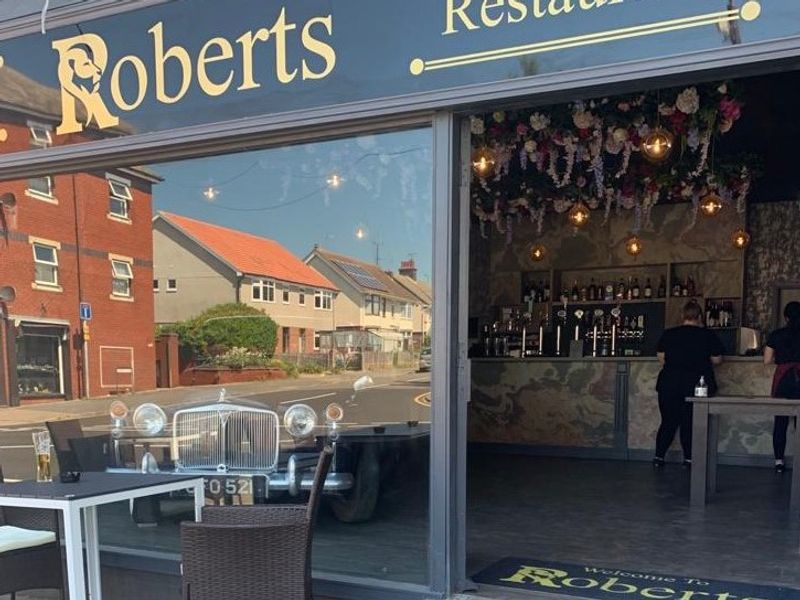 Roberts Cafe, Bar & Restaurant. (Pub, External, Key). Published on 01-01-1970 