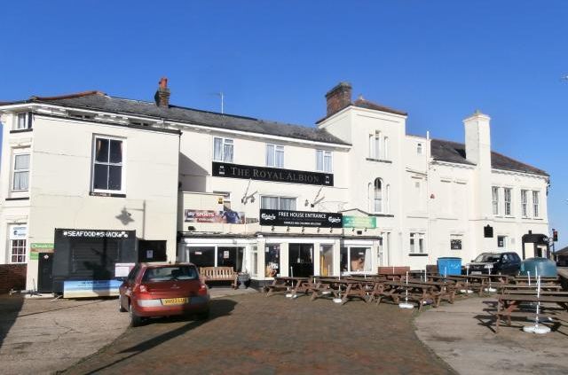 Royal Albion at Walton-on-the-Naze. (Pub, External, Key). Published on 02-01-2014