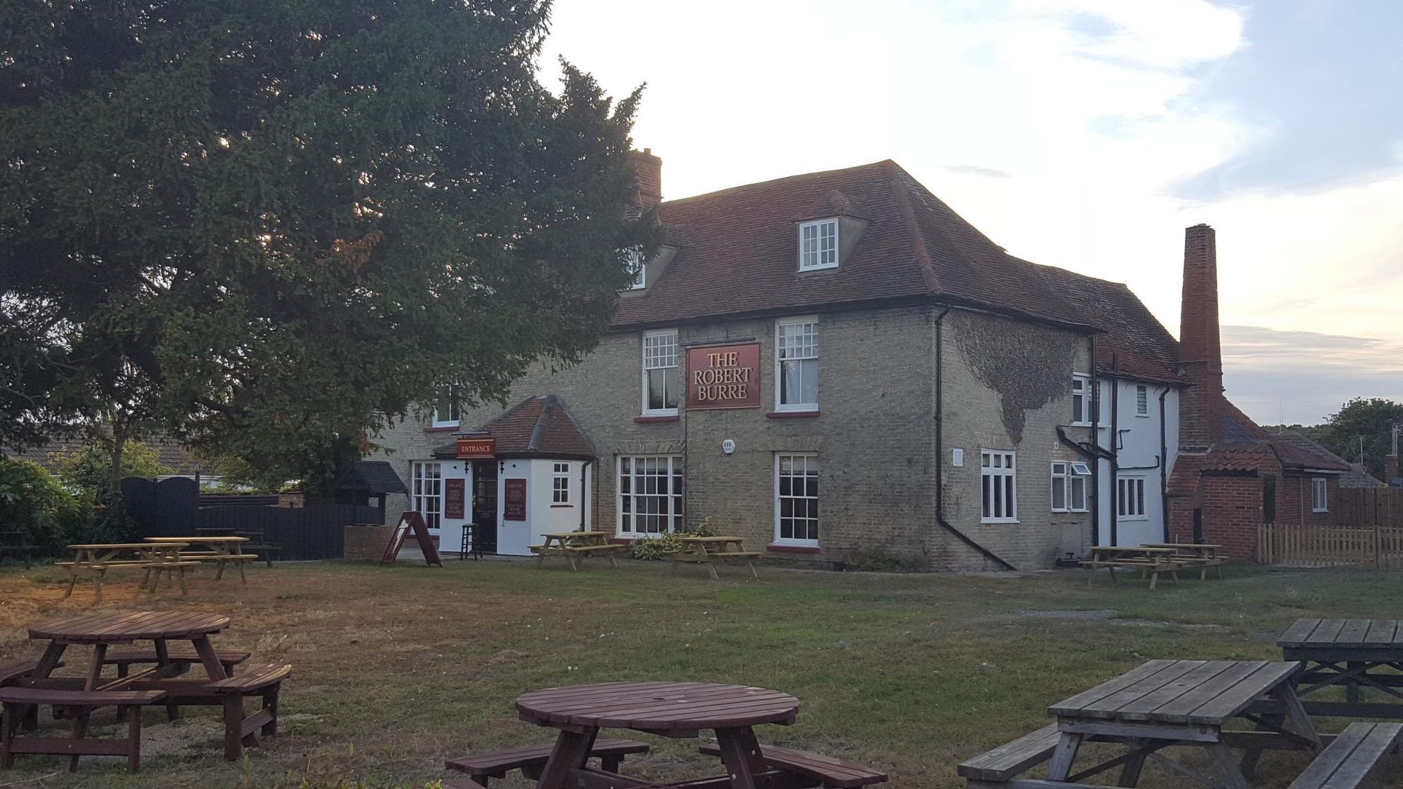 Robert Burre at Great Clacton. (Pub, External, Key). Published on 09-12-2016